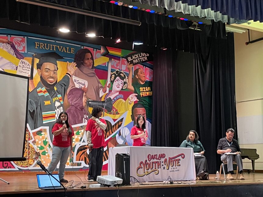 Oakland students host their own candidate forum